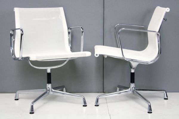 Bestaan Gooey Uitwisseling Vitra Aluminium Chair EA108